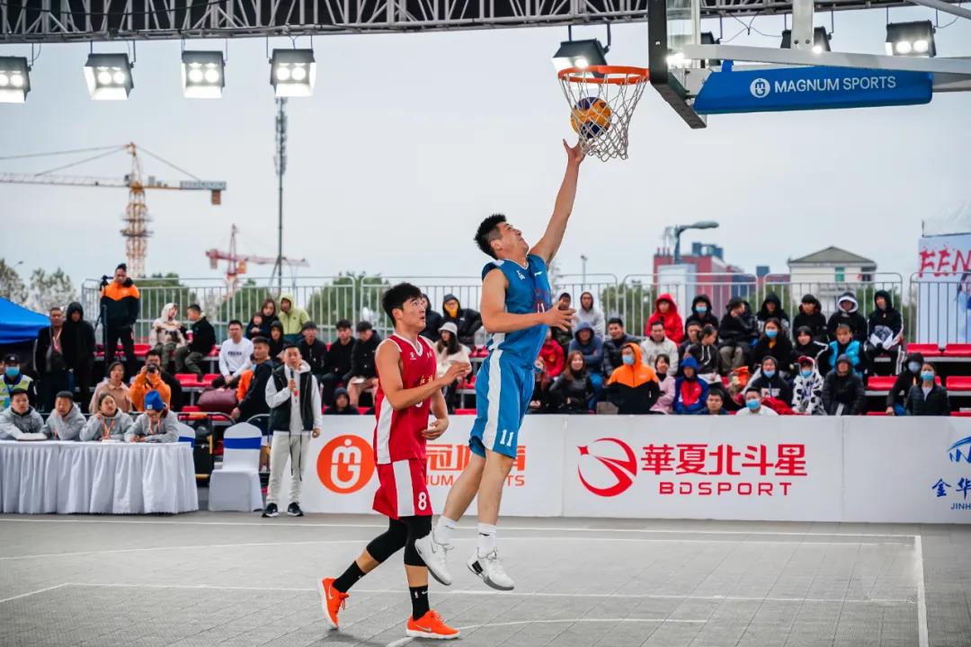 不过上实龙创队快速调整,王加一命中两分,刘一鸣强攻篮下都完成得分